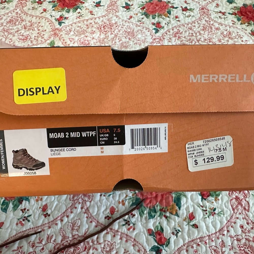 Merrell Women’s Hiking/Walking Shoes - Picture 12 of 13